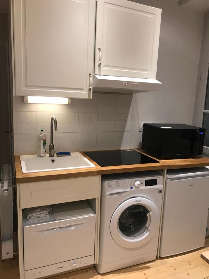 Sur La Colline Apartment Lyon Bagian luar foto