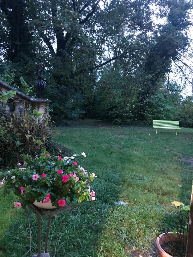 Sur La Colline Apartment Lyon Bagian luar foto