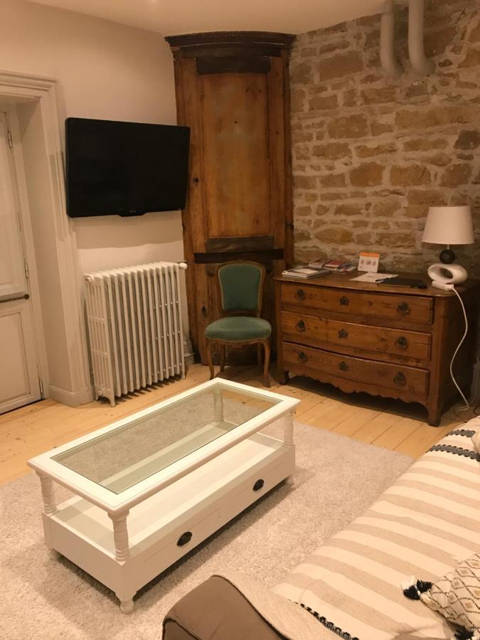 Sur La Colline Apartment Lyon Bagian luar foto