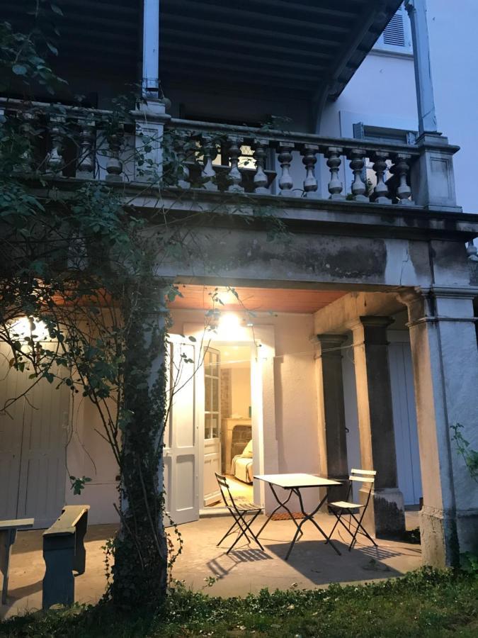 Sur La Colline Apartment Lyon Bagian luar foto