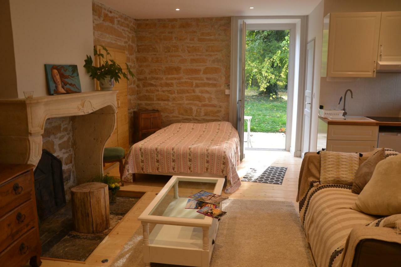 Sur La Colline Apartment Lyon Bagian luar foto