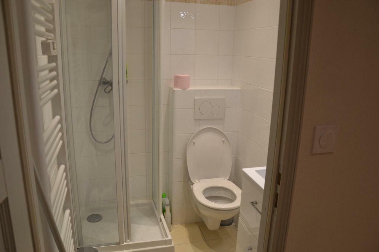 Sur La Colline Apartment Lyon Bagian luar foto