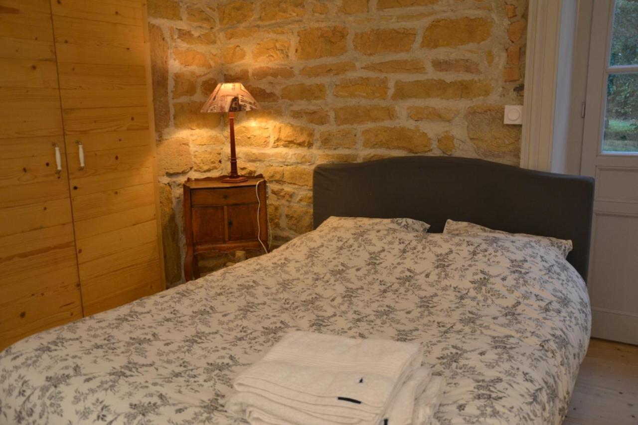 Sur La Colline Apartment Lyon Bagian luar foto